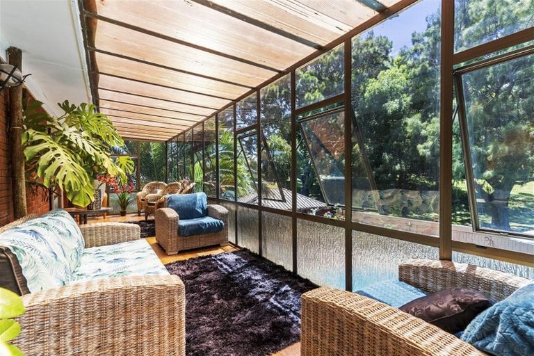 Photo of property in 36 Cascades Road, Pakuranga Heights, Auckland, 2010