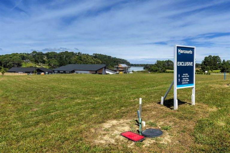 Photo of property in 19 Dinning Road, Riverhead, 0820