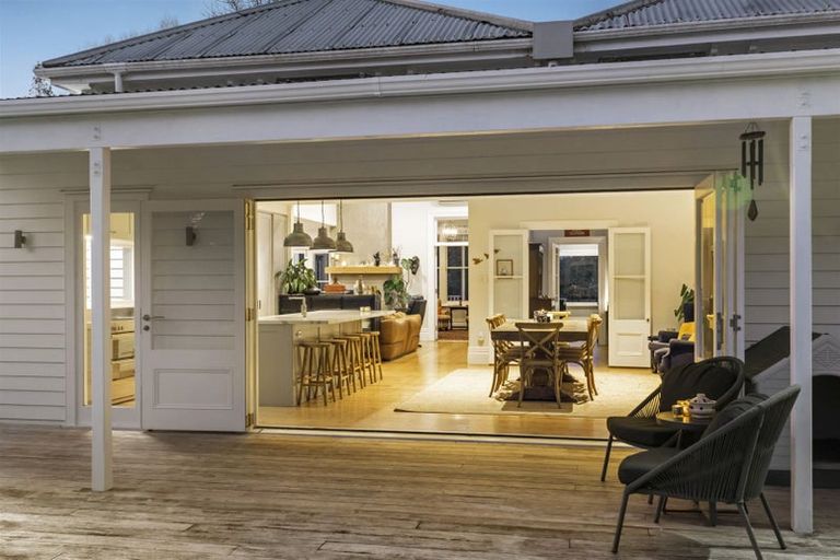 Photo of property in 1073 Kahikatea Flat Road, Waitoki, Kaukapakapa, 0871