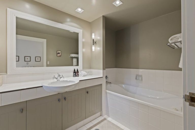 Photo of property in Millbrook Resort, 13 Fox's Rush, Arrowtown, 9371