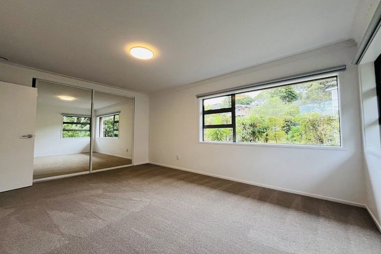 Photo of property in 5 Anchor Place, Beach Haven, Auckland, 0626
