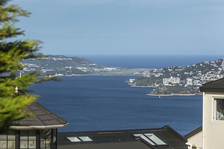 Photo of property in 37a Gurkha Crescent, Khandallah, Wellington, 6035