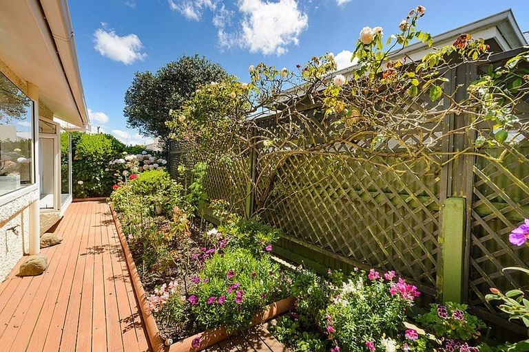 Photo of property in 3 The Glen, Hokowhitu, Palmerston North, 4410