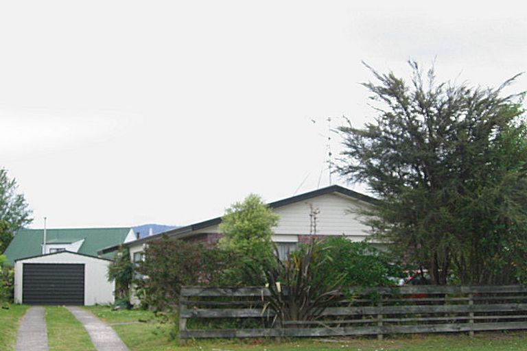 Photo of property in 9 Katterns Street, Katikati, 3129