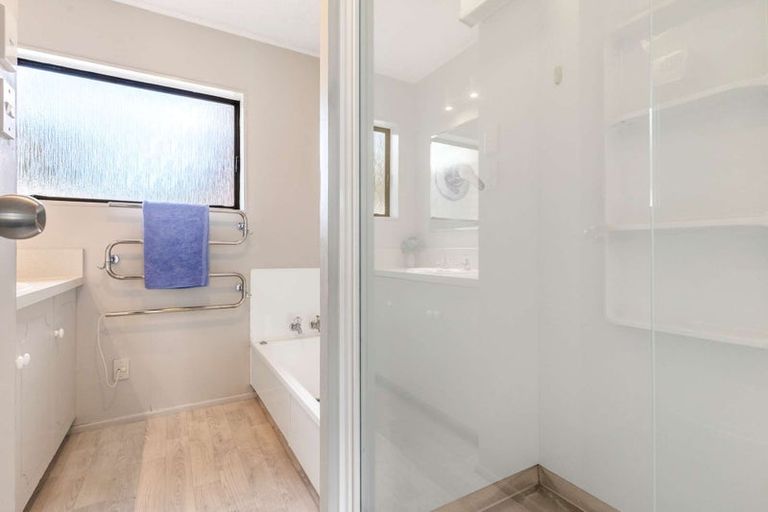 Photo of property in 8a Inverell Place, Mount Maunganui, 3116