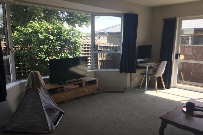 Photo of property in 2/143 Clarence Street, Riccarton, Christchurch, 8011