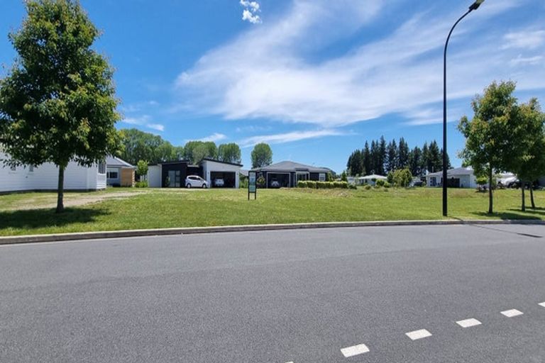Photo of property in 16 Maison Way, Rangatira Park, Taupo, 3330