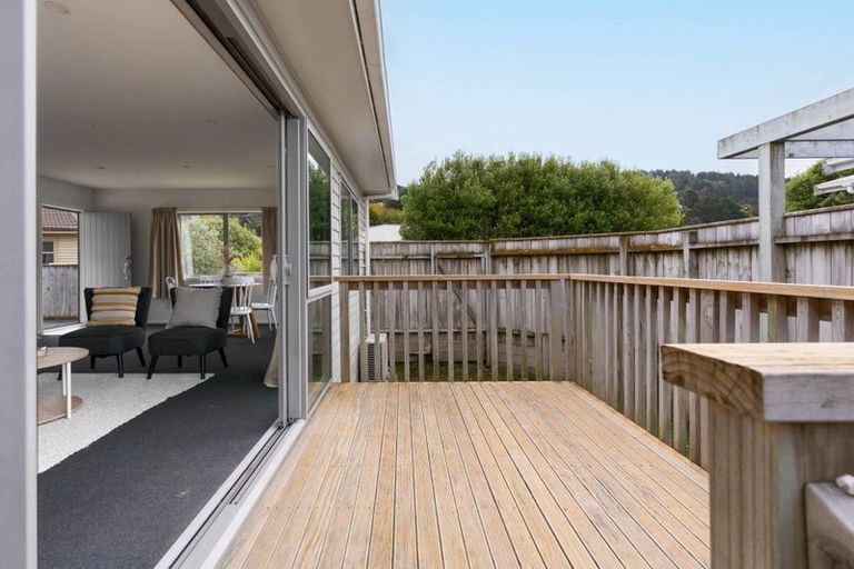 Photo of property in 7b Mclellan Street, Tawa, Wellington, 5028
