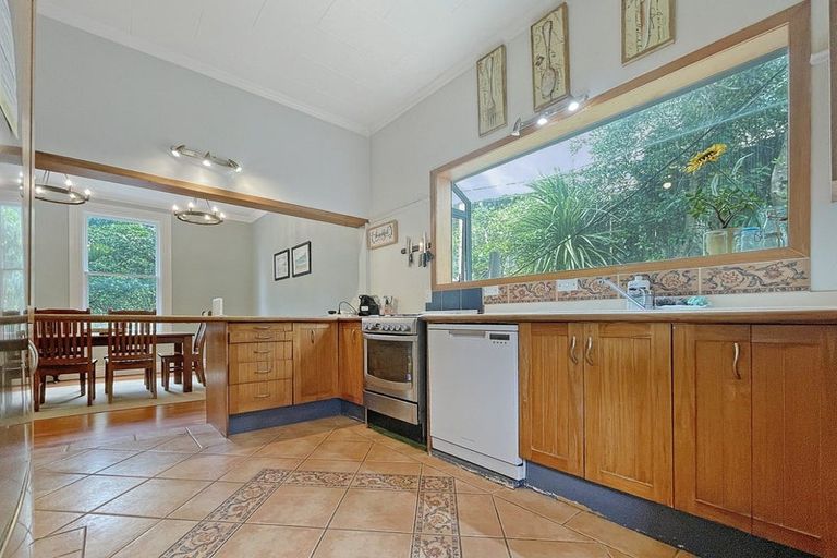Photo of property in 8 Liffey Crescent, Island Bay, Wellington, 6023