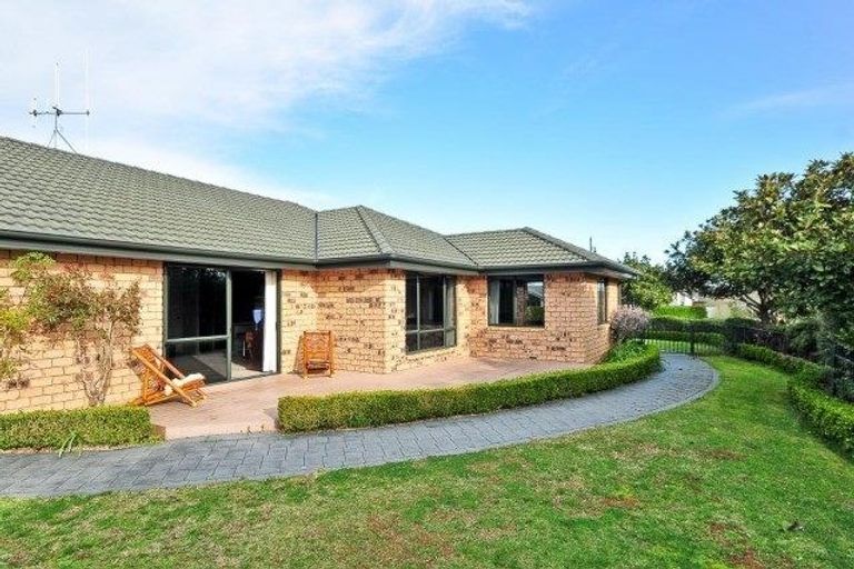 Photo of property in 1 Wiltshire Drive, Huntington, Hamilton, 3210