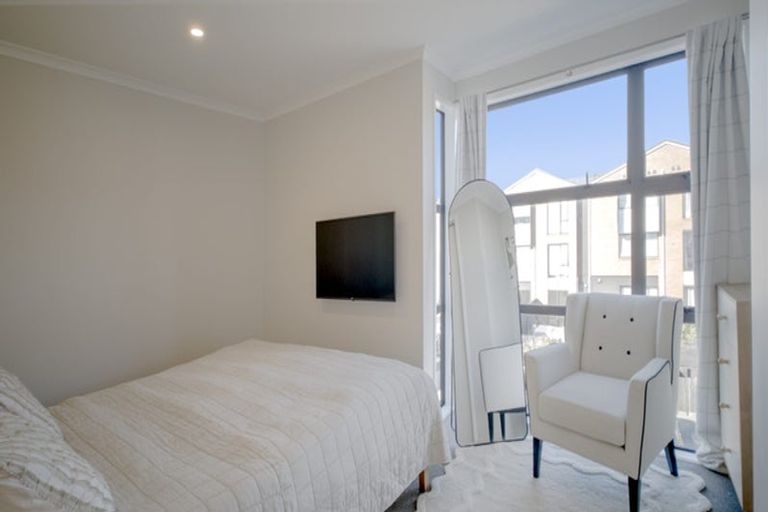 Photo of property in 12 Raranga Lane, Hobsonville, Auckland, 0616