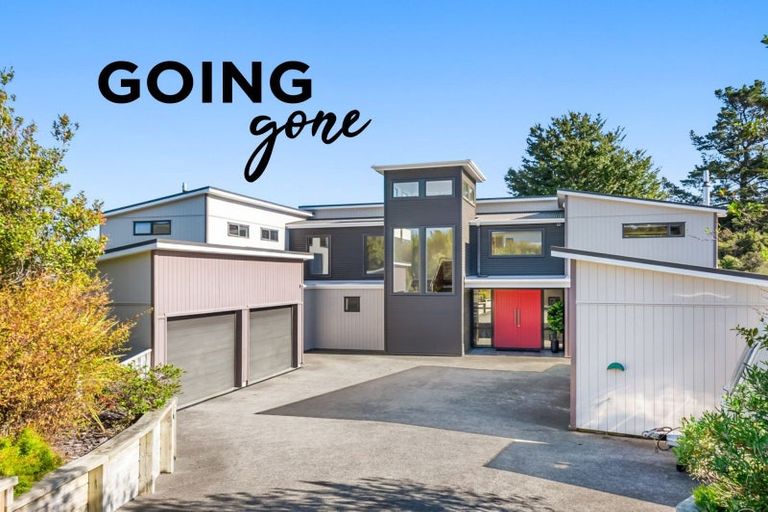 Photo of property in 67 Mount Marua Way, Timberlea, Upper Hutt, 5018