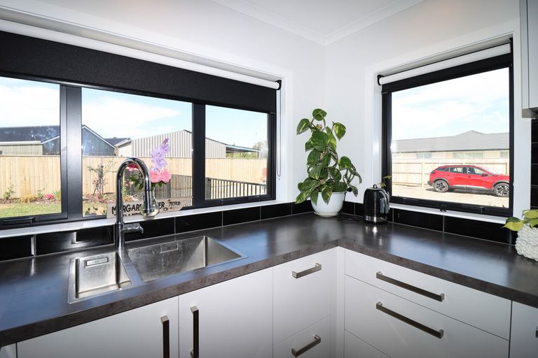 Photo of property in 13 Madison Street, Carterton, 5713