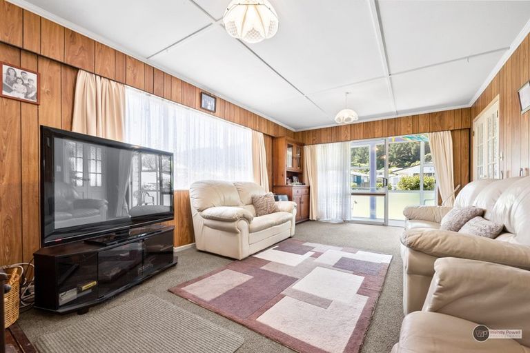 Photo of property in 11 Belgrave Street, Wainuiomata, Lower Hutt, 5014