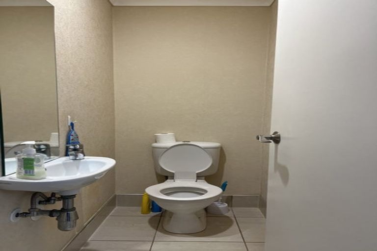 Photo of property in 4 Lissleton Drive, East Tamaki, Auckland, 2013