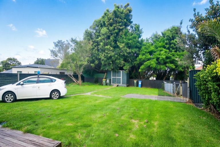 Photo of property in 2 Tawhiti Road, Hawera, 4610