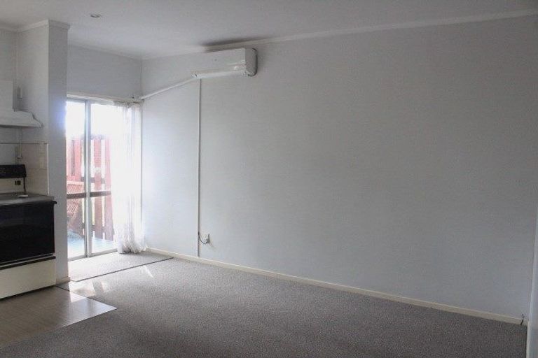 Photo of property in 2/27 Pakuranga Road, Pakuranga, Auckland, 2010