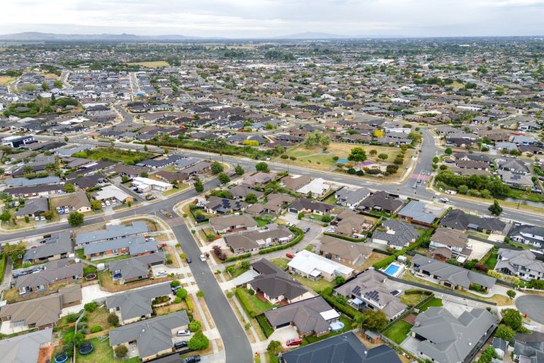 Photo of property in 19 Piwakawaka Court, Rototuna North, Hamilton, 3210