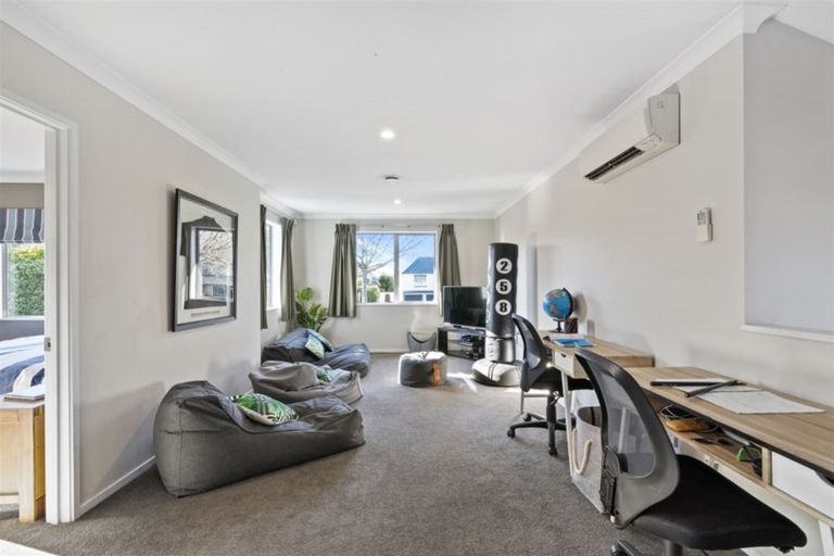 Photo of property in 225 Memorial Avenue, Burnside, Christchurch, 8053