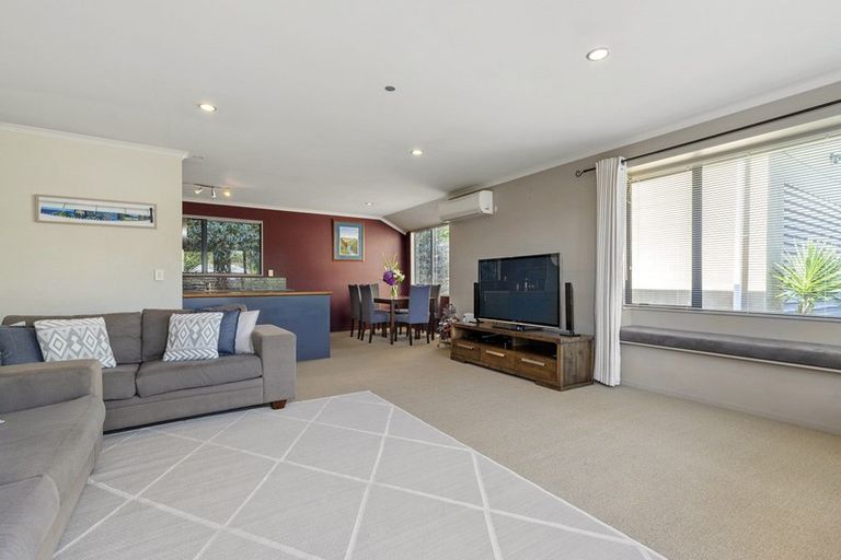 Photo of property in 4a Holden Avenue, Forest Lake, Hamilton, 3200