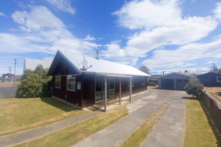 Photo of property in 3 Clifden Highway, Tuatapere, 9620