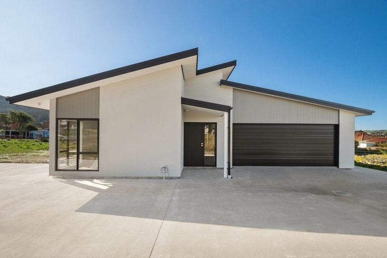 Photo of property in 21 Shirley Lane, Sawyers Bay, Port Chalmers, 9023