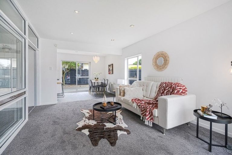 Photo of property in 2/106 Barrington Street, Somerfield, Christchurch, 8024