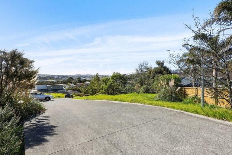 Photo of property in 2 Korari Way, Unsworth Heights, Auckland, 0632