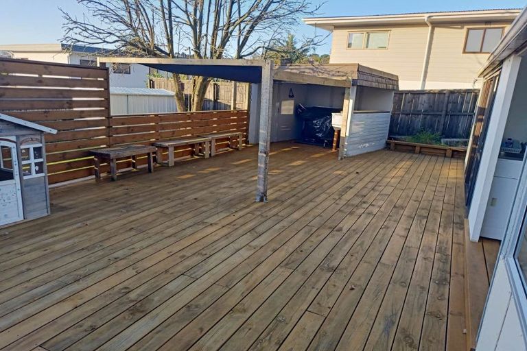 Photo of property in 19 Newport Place, Forrest Hill, Auckland, 0620