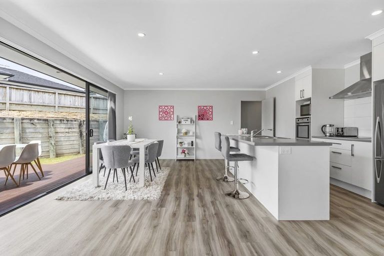 Photo of property in 93 Ballintoy Park Drive, Welcome Bay, Tauranga, 3175