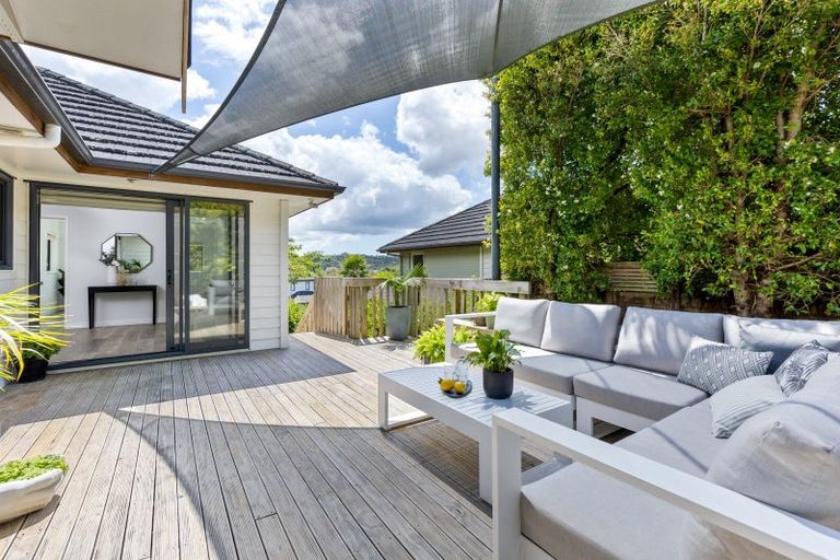 Photo of property in 33 Mural Place, Greenhithe, Auckland, 0632