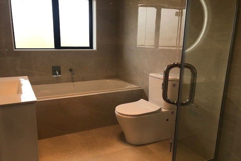 Photo of property in 74 Twin Parks Rise, Papakura, 2110