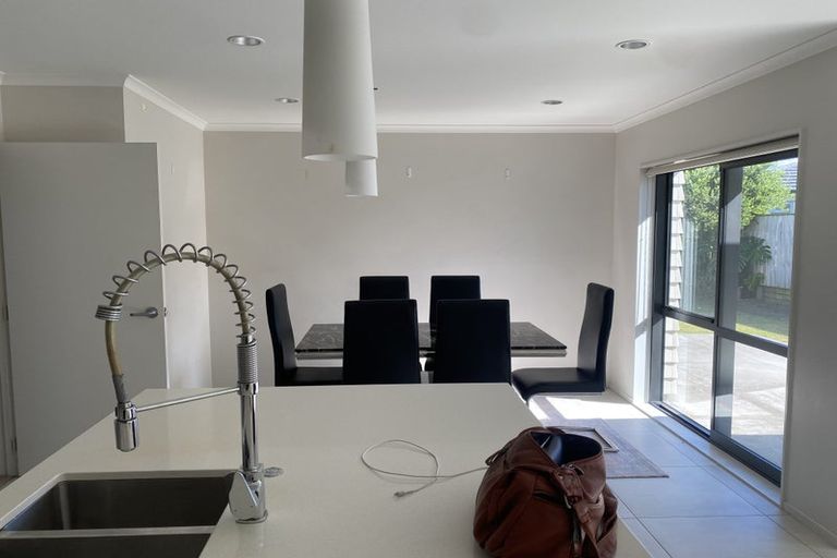 Photo of property in 51 Hadley Wood Drive, Wattle Downs, Auckland, 2103