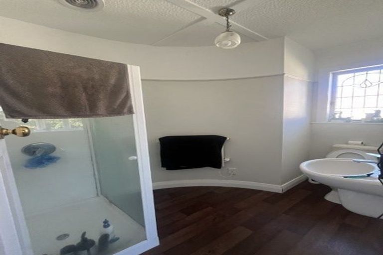 Photo of property in 33 Donald Street, Karori, Wellington, 6012