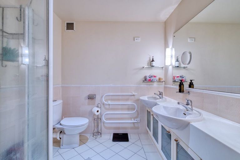 Photo of property in 74 Harbour Village Drive, Gulf Harbour, Whangaparaoa, 0930