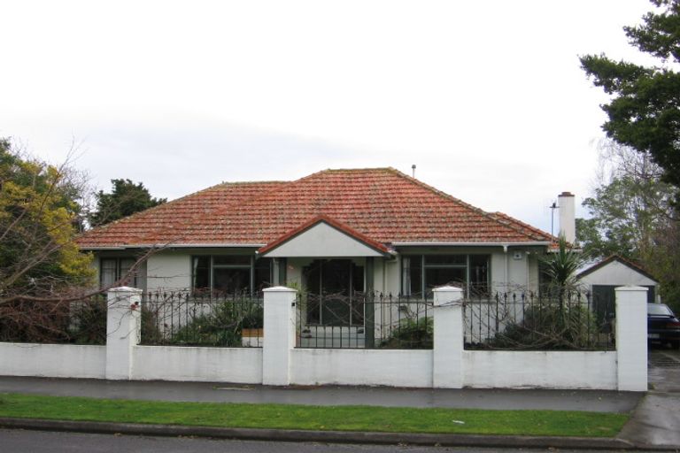 Photo of property in 12 Manuka Street, Hokowhitu, Palmerston North, 4410