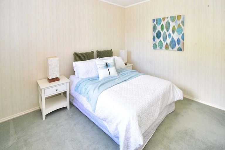 Photo of property in 11a Pine Road, Orewa, 0931