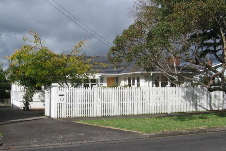 Photo of property in 13 Tamaki Bay Drive, Pakuranga, Auckland, 2010