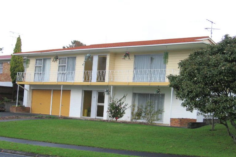 Photo of property in 15 Booralee Avenue, Botany Downs, Auckland, 2010