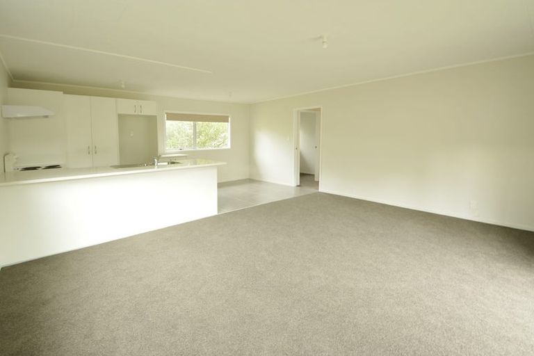 Photo of property in 64 Peverill Crescent, Papatoetoe, Auckland, 2025