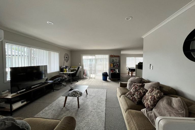 Photo of property in 16a Harrow Place, Manurewa, Auckland, 2102