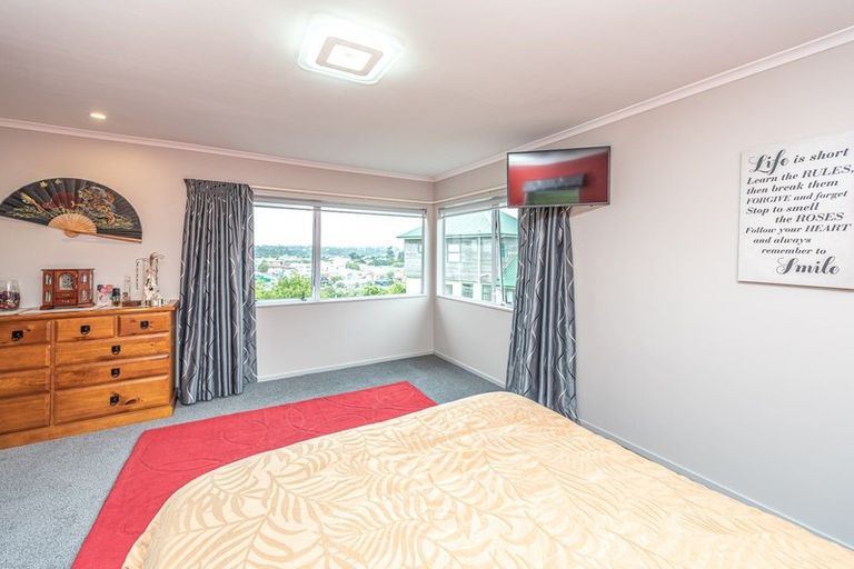 Photo of property in 70 Hipango Terrace, Durie Hill, Whanganui, 4500