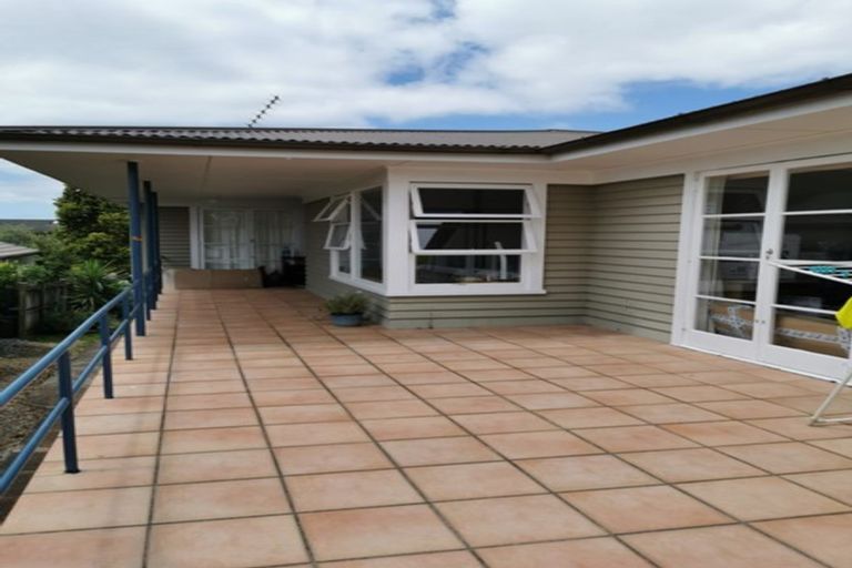 Photo of property in 2/7 Folkestone Street, Murrays Bay, Auckland, 0630