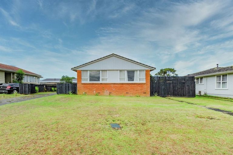 Photo of property in 92 Chingford Close, Mangere, Auckland, 2022