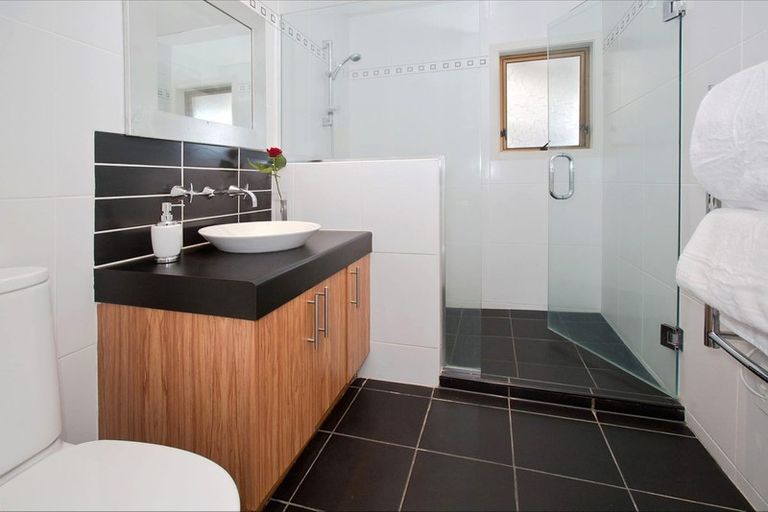 Photo of property in 3/3 Omana Road, Milford, Auckland, 0620