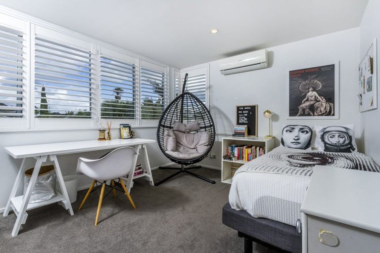 Photo of property in 28 Muritai Road, Milford, Auckland, 0620