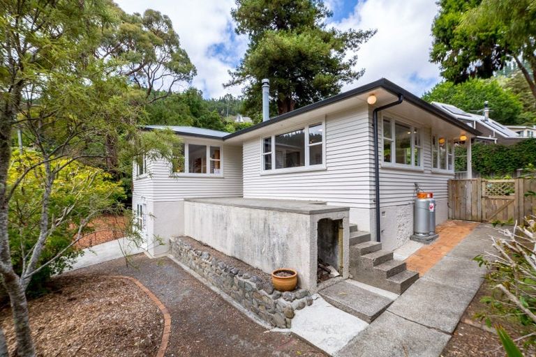 Photo of property in 40 Jocelyn Crescent, Pinehaven, Upper Hutt, 5019