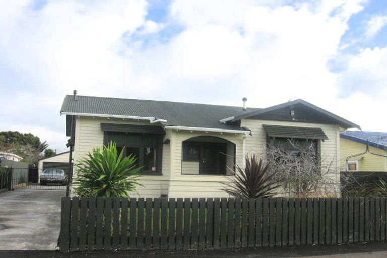 Photo of property in 18 Lyndhurst Street, Takaro, Palmerston North, 4412