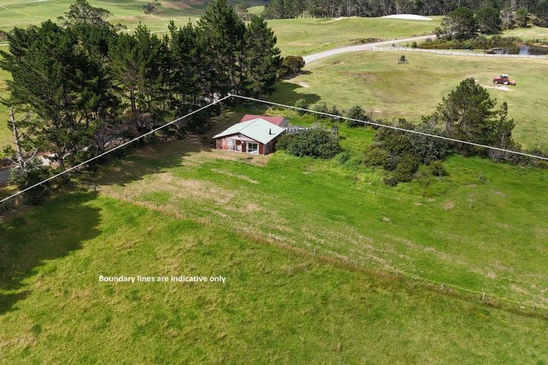 Photo of property in 62 Scarrott Road, Te Kopuru, 0391