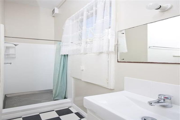 Photo of property in 36 Maarama Crescent, Aro Valley, Wellington, 6021